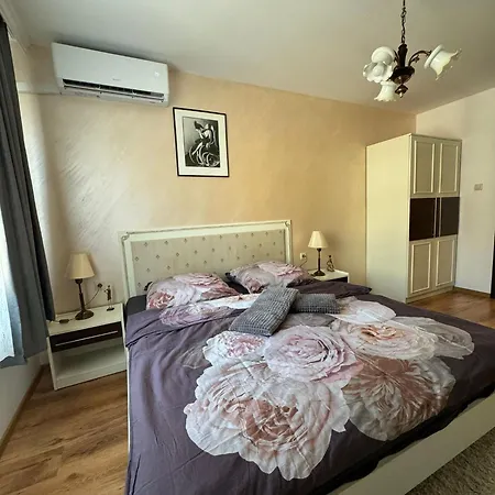 Lejlighed The Master And Margarita Apartment, майстора и маргарита, Two Bedroom *